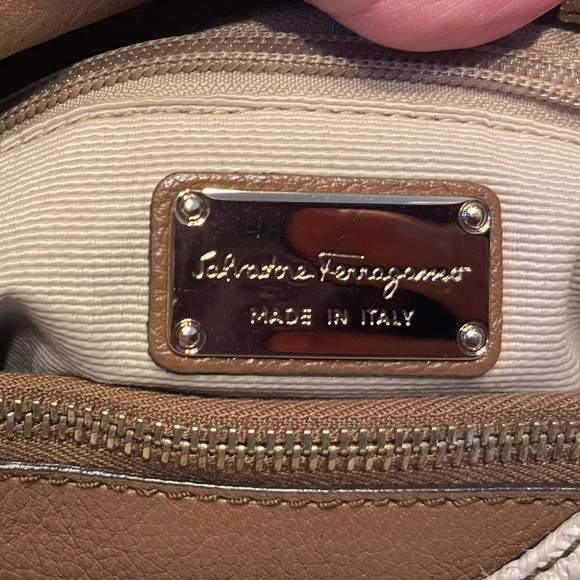 Salvatore Ferragamo Shoulder Bag - Picture 8 of 15
